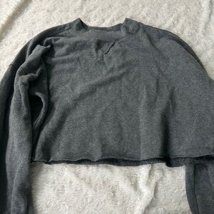 Cropped crew neck